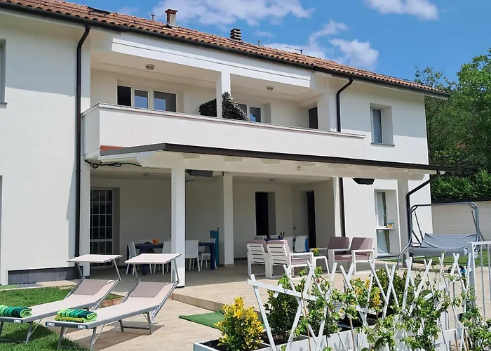 לינה וארוחת בוקר Terrazzaponente 4*